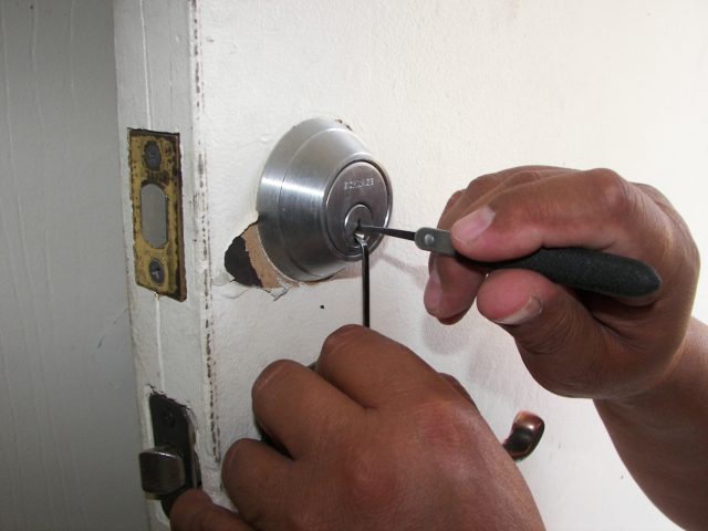 Safe Locksmith Service